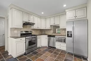 802 Brokaw Ct, Bridgewater, NJ 08807 - Photo 2