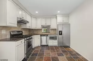 802 Brokaw Ct, Bridgewater, NJ 08807 - Photo 10