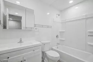 802 Brokaw Ct, Bridgewater, NJ 08807 - Photo 12