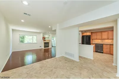 50 Castle Ridge Dr, East Hanover Township, NJ 07936 - Photo 8