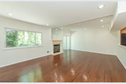 50 Castle Ridge Dr, East Hanover Township, NJ 07936 - Photo 10