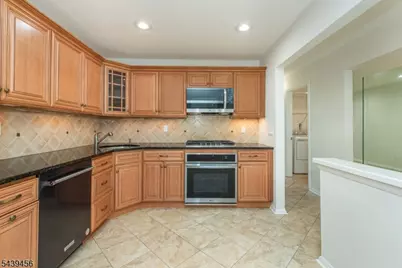 50 Castle Ridge Dr, East Hanover Township, NJ 07936 - Photo 6