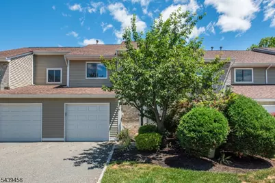 50 Castle Ridge Dr, East Hanover Township, NJ 07936 - Photo 2