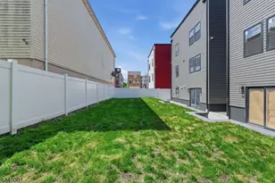 432 S 10th St, Newark, NJ 07103 - Photo 42