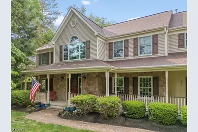 836 Atkinson Cir, Hillsborough Township, NJ 08844 - Photo 2