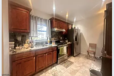 659 New Point Rd, Elizabeth, NJ 07206 - Photo 2