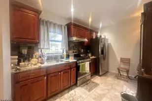 659 New Point Rd, Elizabeth, NJ 07206 - Photo 2
