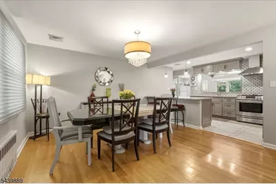 41 Sycamore Ave, Berkeley Heights Township, NJ 07922 - Photo 4