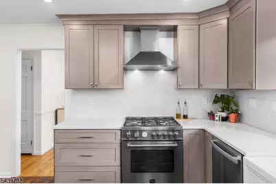 9 Parkwood Rd, Roxbury Township, NJ 07876 - Photo 10
