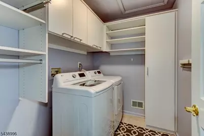 118 Barclay Dr, Nutley, NJ 07110 - Photo 18