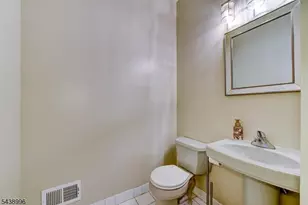118 Barclay Dr, Nutley, NJ 07110 - Photo 4