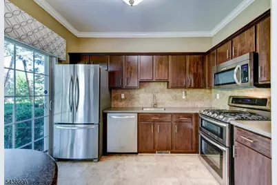 118 Barclay Dr, Nutley, NJ 07110 - Photo 10