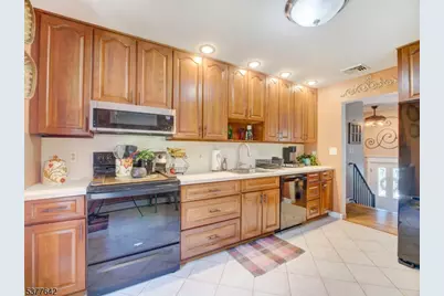 17 Sunset Dr, Mount Olive, NJ 07828 - Photo 8