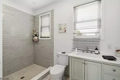15 Prospect St, Clifton, NJ 07011 - Photo 8