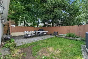 410 Lafayette Ave, Cliffside Park, NJ 07010 - Photo 22