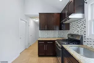 410 Lafayette Ave, Cliffside Park, NJ 07010 - Photo 8