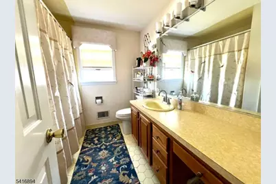 321 Tucker Ave, Union Township, NJ 07083 - Photo 16
