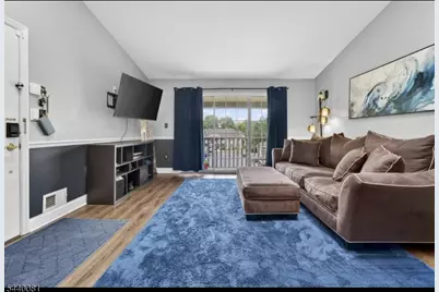 3910 Graham Ct, Bridgewater, NJ 08807 - Photo 4