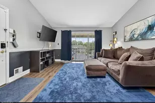3910 Graham Ct, Bridgewater, NJ 08807 - Photo 4