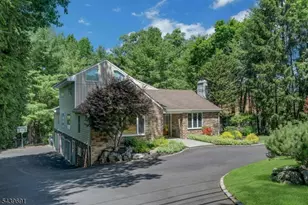 27 Hamilton Dr W, North Caldwell, NJ 07006 - Photo 2