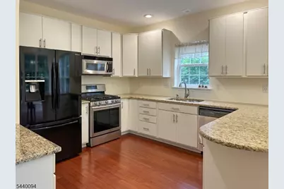 2201 Ambassador Ct #2201, Franklin Township, NJ 08873 - Photo 4