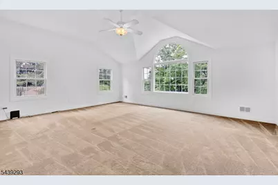 15 Linda Ln, Green Brook Township, NJ 08812 - Photo 18