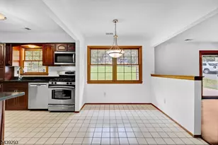 15 Linda Ln, Green Brook Township, NJ 08812 - Photo 12