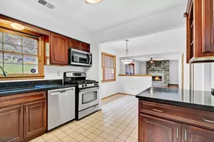 15 Linda Ln, Green Brook Township, NJ 08812 - Photo 10