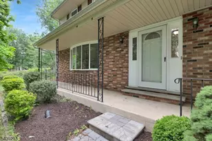 15 Linda Ln, Green Brook Township, NJ 08812 - Photo 4