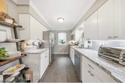 5 Arrowhead Trl, Sparta Township, NJ 07871 - Photo 1