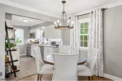 5 Arrowhead Trl, Sparta Township, NJ 07871 - Photo 4