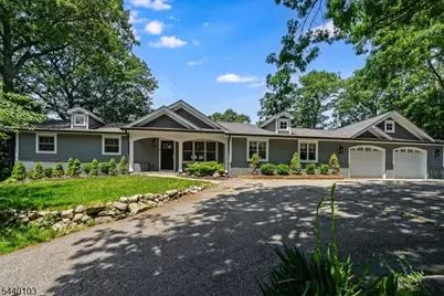 8 Sheeprock Rd, Kinnelon, NJ 07405 - Photo 2