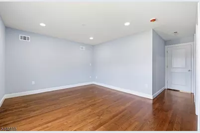 23 Edwin Pl, Newark, NJ 07112 - Photo 10