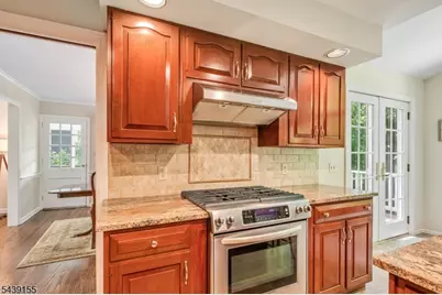 33 Runnymede Rd, Chatham Township, NJ 07928 - Photo 10