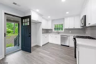 20 Cooper Ln, Chester, NJ 07930 - Photo 2