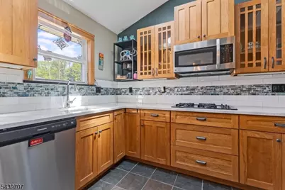 37 North St, Dover, NJ 07801 - Photo 12