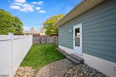 37 North St, Dover, NJ 07801 - Photo 24