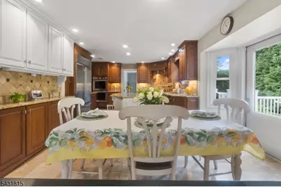 16 Trinity Pl, East Hanover Township, NJ 07936 - Photo 8
