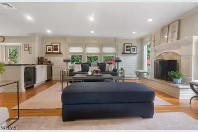 16 Trinity Pl, East Hanover Township, NJ 07936 - Photo 10