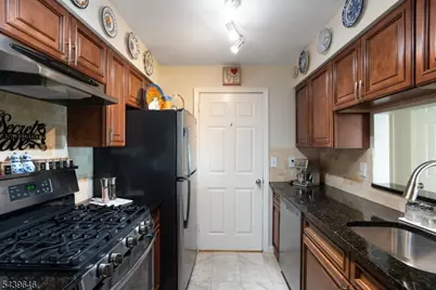 70 Haverhill Pl, Franklin Township, NJ 08873 - Photo 6