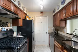 70 Haverhill Pl, Franklin Township, NJ 08873 - Photo 6