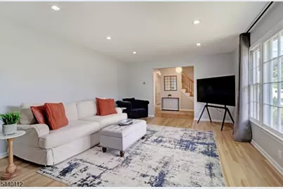 7 Village Rd, Florham Park, NJ 07932 - Photo 4