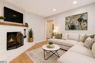 7 Village Rd, Florham Park, NJ 07932 - Photo 12