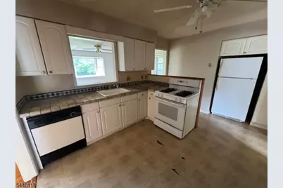 2 Shores Rd, Mendham Township, NJ 07869 - Photo 12