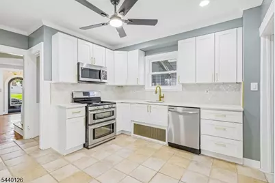 423 E Lincoln Ave, Roselle Park, NJ 07204 - Photo 2