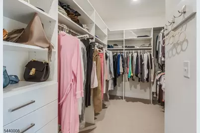 3 Vanderbilt Blvd #402, Florham Park, NJ 07932 - Photo 14