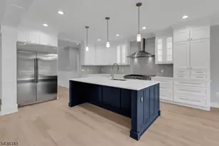 22 Monroe Pl, Bernards Township, NJ 07920 - Photo 12