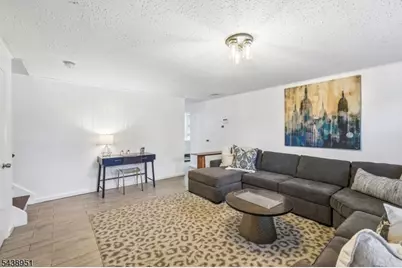 275 Wyoming Ave, Maplewood, NJ 07040 - Photo 20