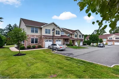 3 Harvey Ct #3, Clark Township, NJ 07066 - Photo 2