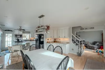 130 Loretta St, Woodbridge Township, NJ 08861 - Photo 2